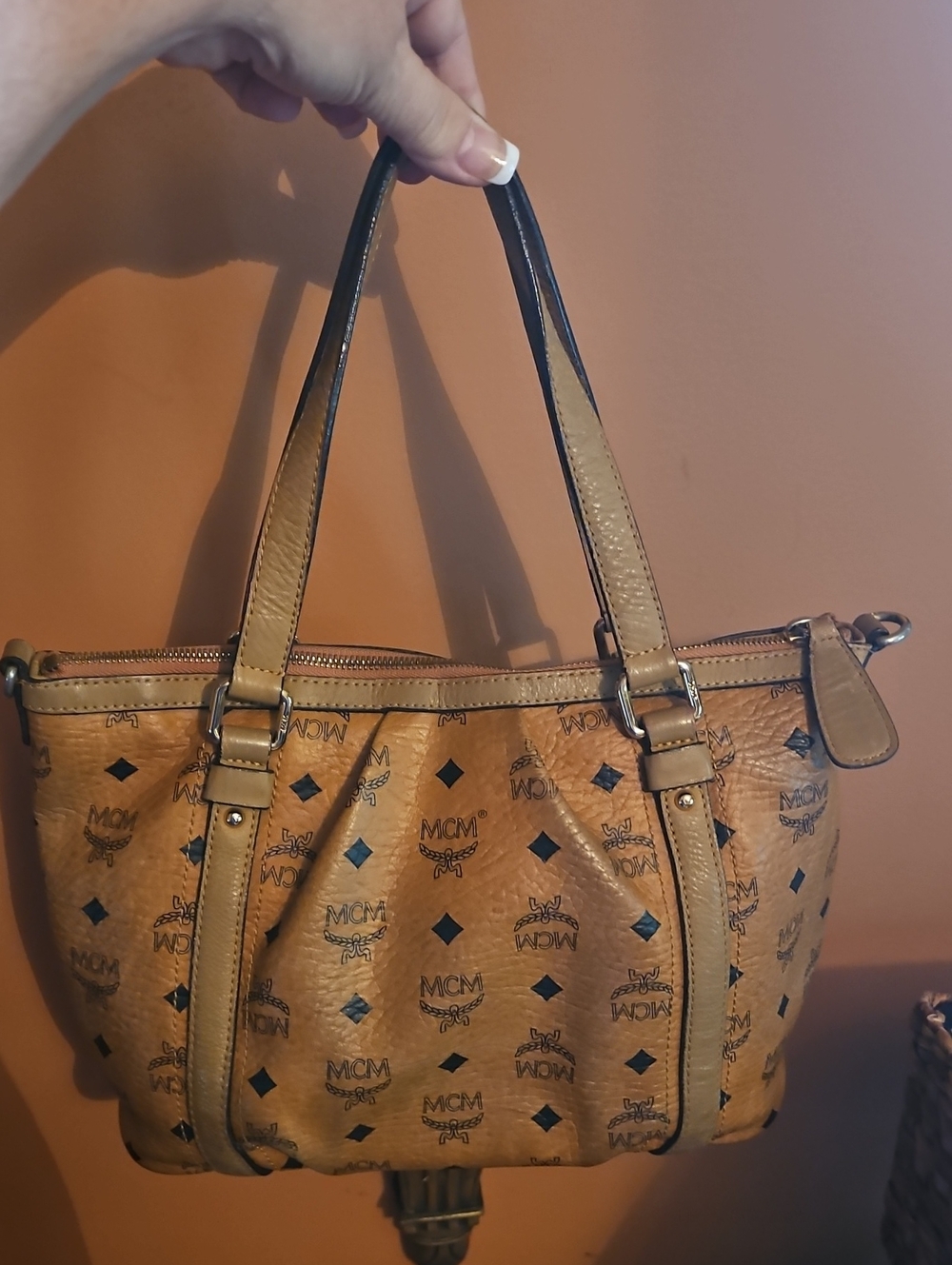 MCM Vintage Anya Heritage Pleated Tote In Cognac Visetos Leather - Picture 4 of 8